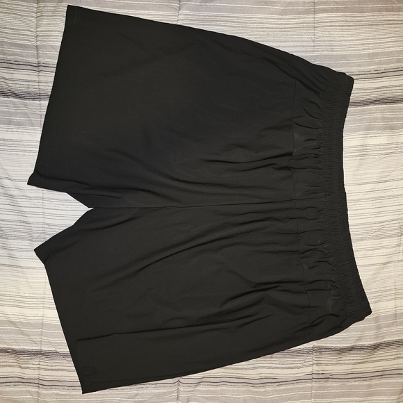 NEW Men's Black Athletic Shorts - Picture 3 of 7